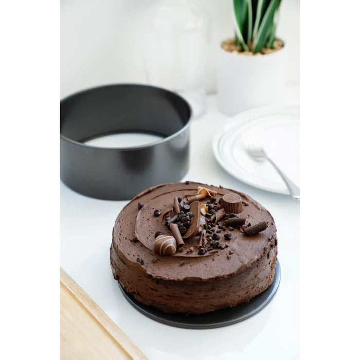Luxe 23cm Round Loose Base Cake Pan