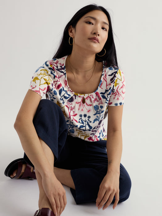 Seaslat Women's Appletree Keyhole Detail T-Shirt In Inky Botanical Chalk