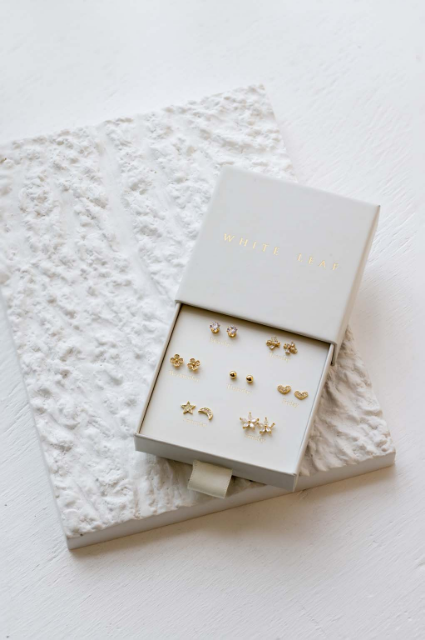 White Leaf 7 Day Box Set Earrings 18kt Gold Plate