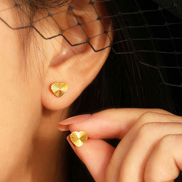 White Leaf Ridged Heart Earrings 18kt Gold Plate