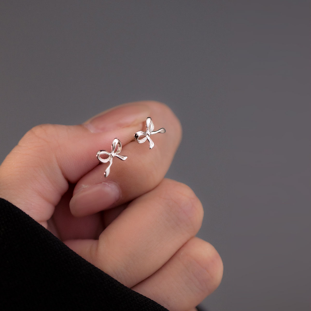 White Leaf Little Bow Earrings 18kt Gold Plate