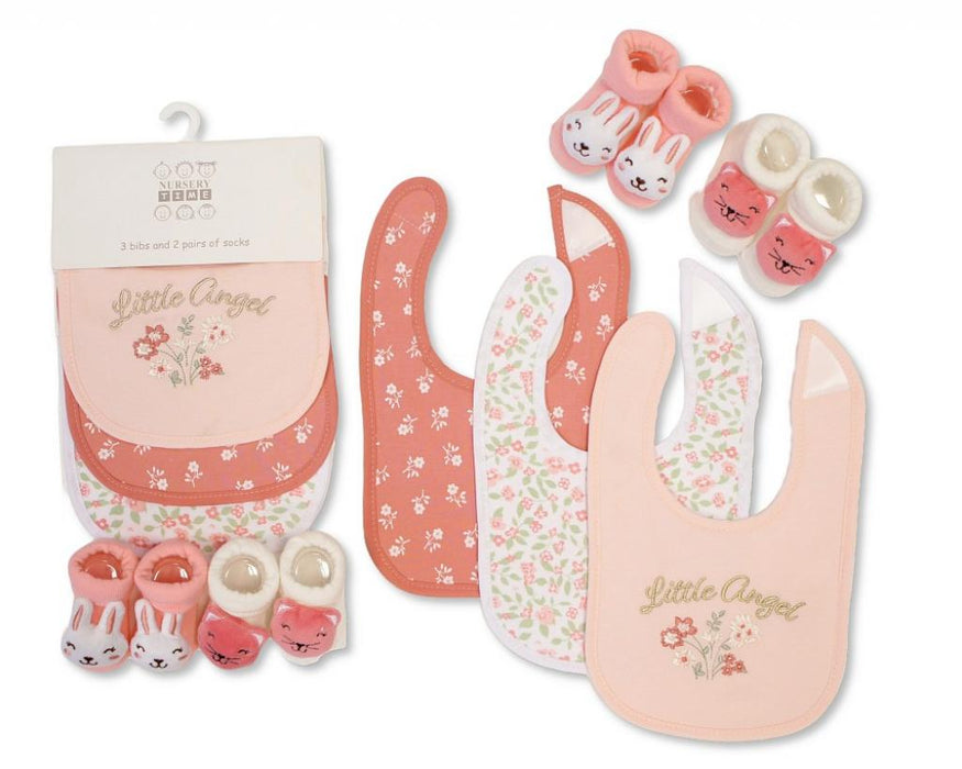 Elizabeth Anne Bib and Bootie Set