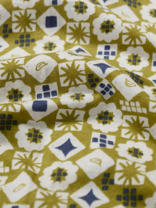 Seasalt Women's Embrace Shirt In Potters Marks Pear