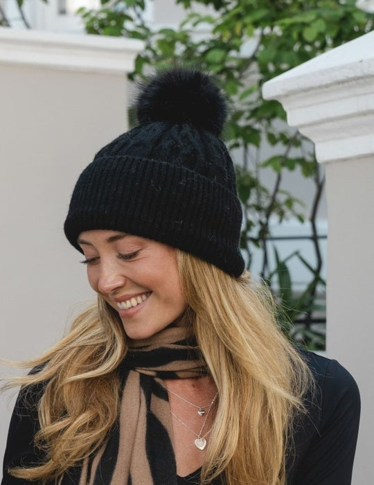 Park Lane Bobble Hat In Ebony