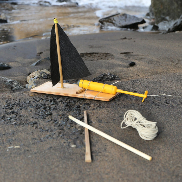 Kikkerland Huckleberry Make Your Own Motor Boat