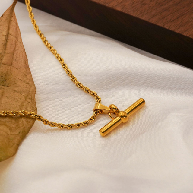 White Leaf Rope Chain T-Bar Necklace 18kt Gold Plate