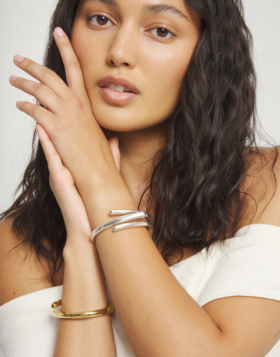 UNOde50 Bangle Bracelet with Three Intertwined Organic Shapes