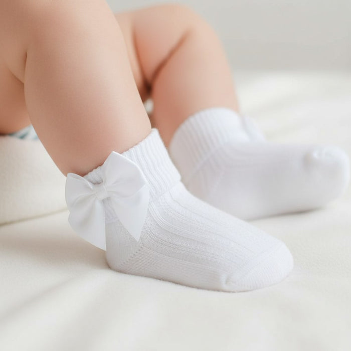Elizabeth Anne White Ribbed With Bow Sock