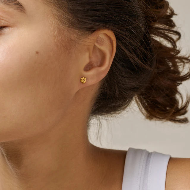 Enamel Copenhagen Studs Organic Clover Mini Gold