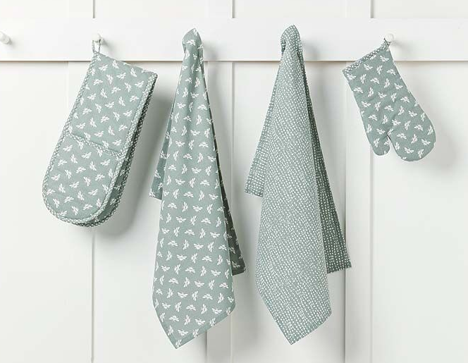 Walton & Co Moss Bee Tea Towels Set Of 2