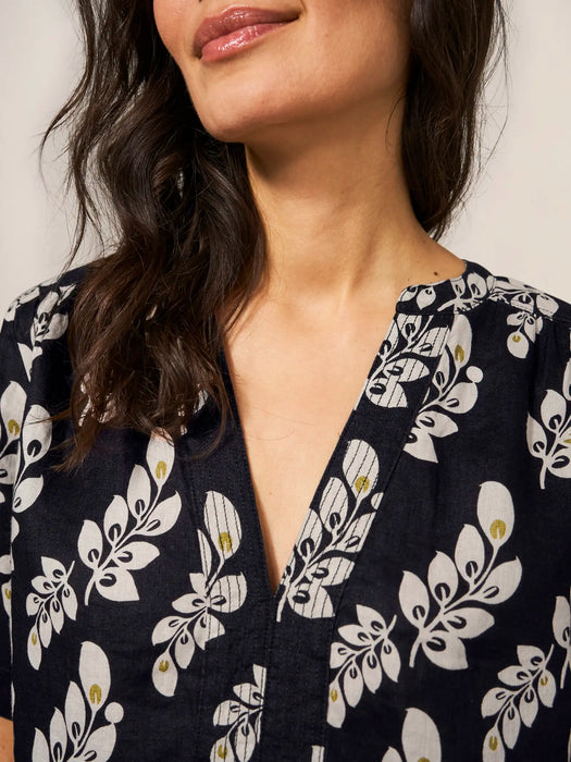 Ladies linen 2025 tops uk