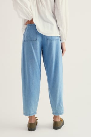 Seasalt Women's Sholl Joggers In Light Wash