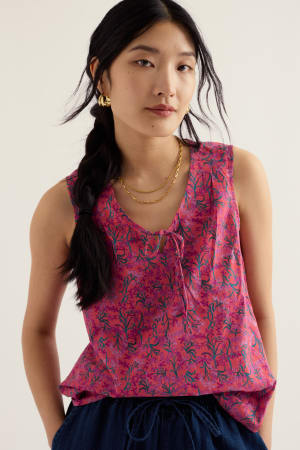 Seasalt Women's Cobbs Well Sleeveless Top In Summer Fronds Crab Claw
