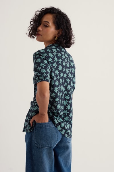 Seasalt Women's Embrace Short Sleeve Shirt In Tropic Bloom Maritime