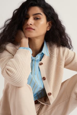 Seasalt Women's Potters Meadow Organic Cotton Knitted Cardigan In Chalk