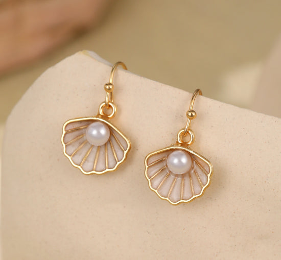 Gracee Jewellery Gold Pearl in Shell Dangle Earrings