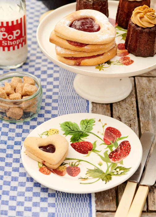 Emma Bridgewater Strawberries 6 1/2 Inch Plate