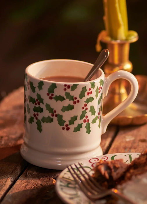 Emma Bridgewater Tiny Scattered Holly 1/2 Pint Mug