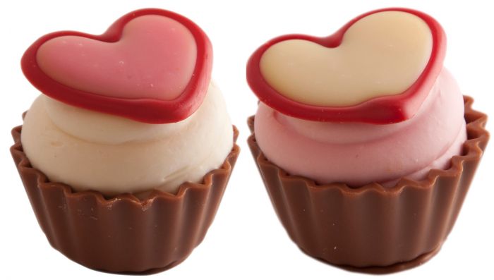 Valentine Cupcakes Strawberry Fondant and Almond Praline