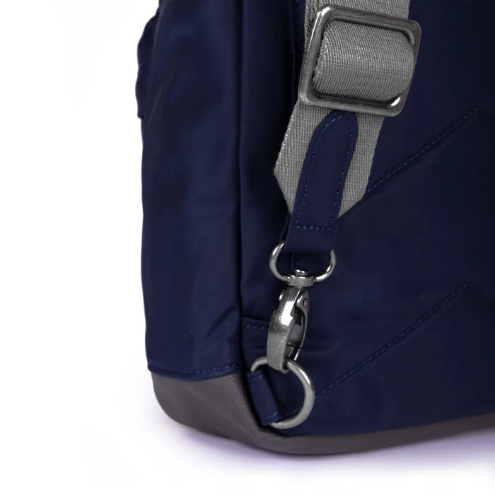 ROKA Willesden Sling Bag in Midnight
