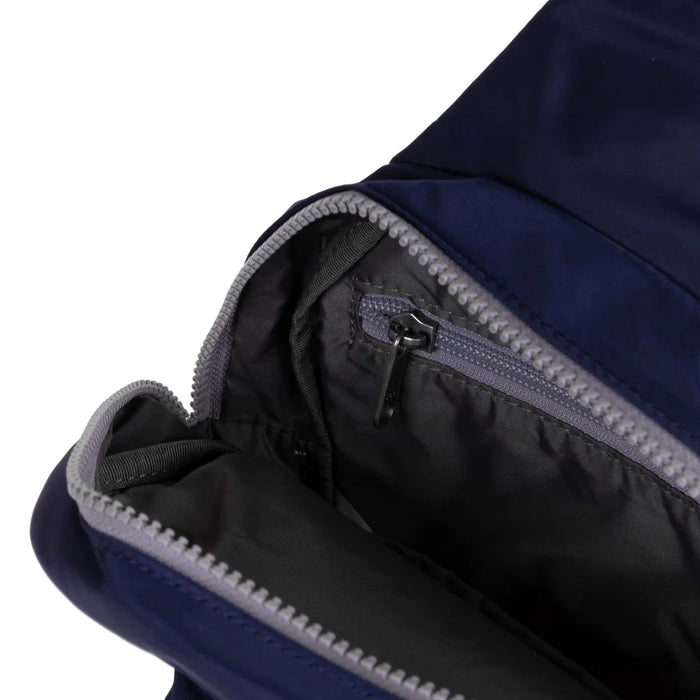 ROKA Willesden Sling Bag in Midnight