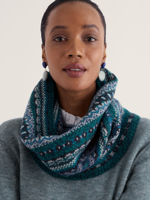 Seasalt Women's Falling Light Snood In Larkspur Loch Multi
