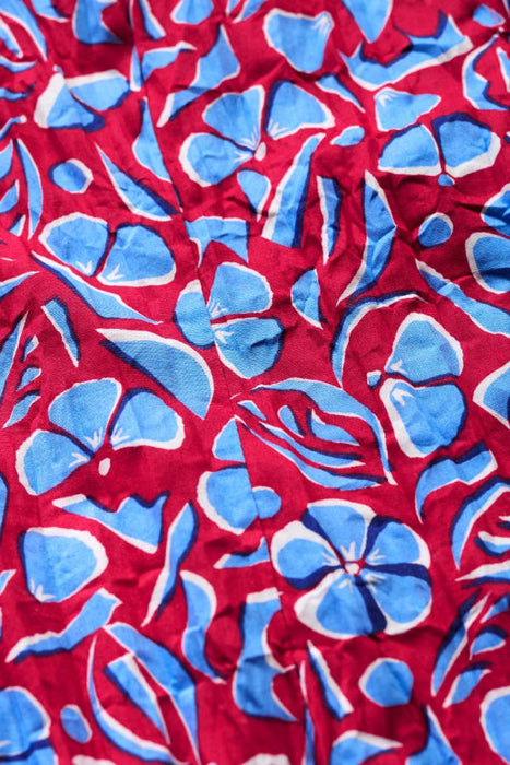 Seasalt Women's Larissa Shirt in GOTS-Certified Organic Cotton In Collaged Floral Scarlet