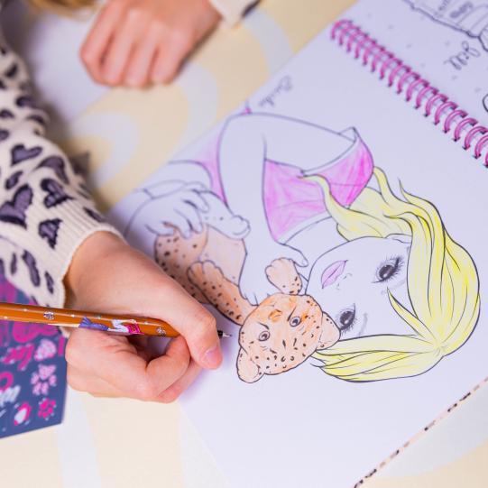 TOPModel Colouring Book Leoheart