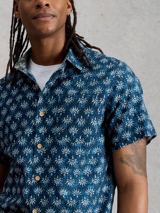 White Stuff Men's Finsbury SS Batik Print Shirt In Navy Print