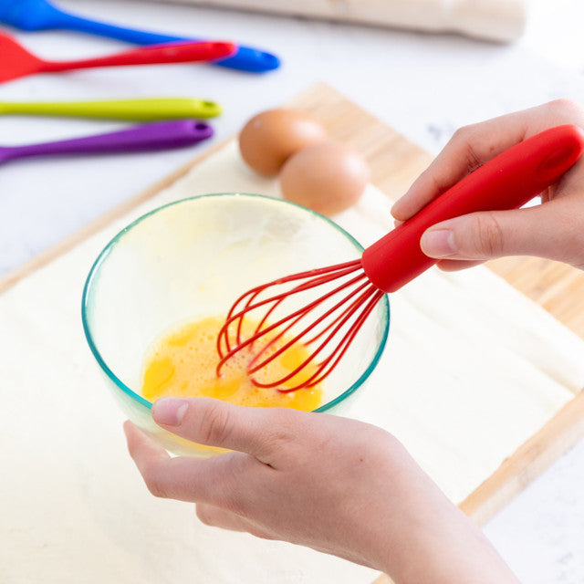 Colourworks Silicone Balloon Whisk Red