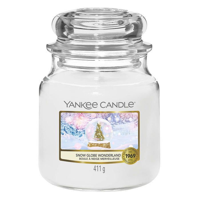 Yankee Candle Snow Globe Wonderland Medium Candle