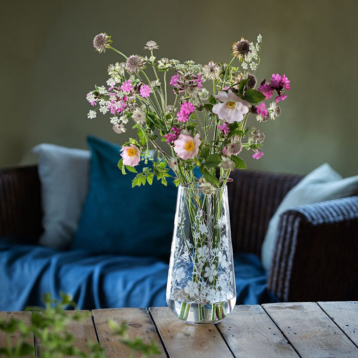 Dartington Bloom Bees & Potentilla Tapered Vase
