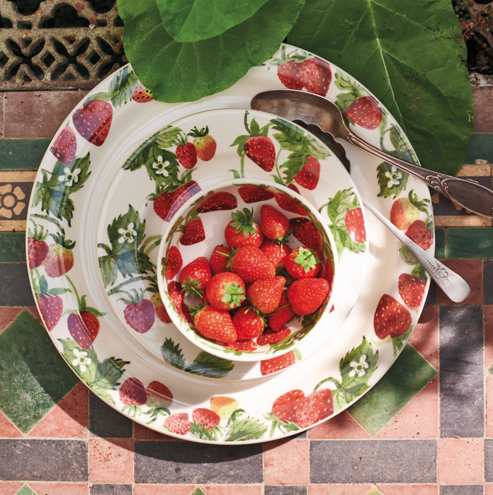 Emma Bridgewater Strawberries 8 1/2" Plate